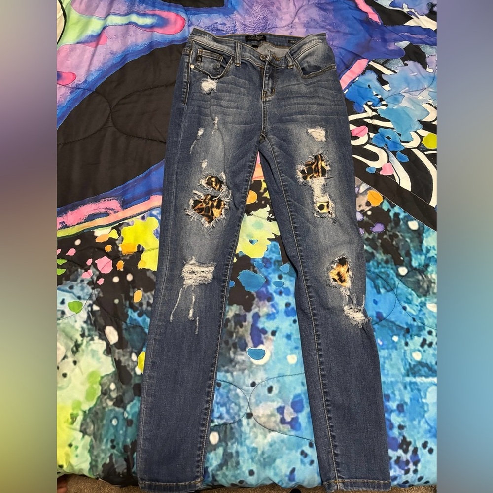 Judy Blue size 7 leopard patch distressed jeans